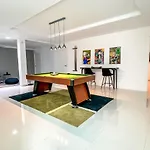 About Azur فيلة