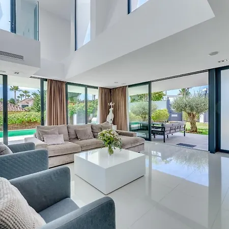 About Azur Marbella